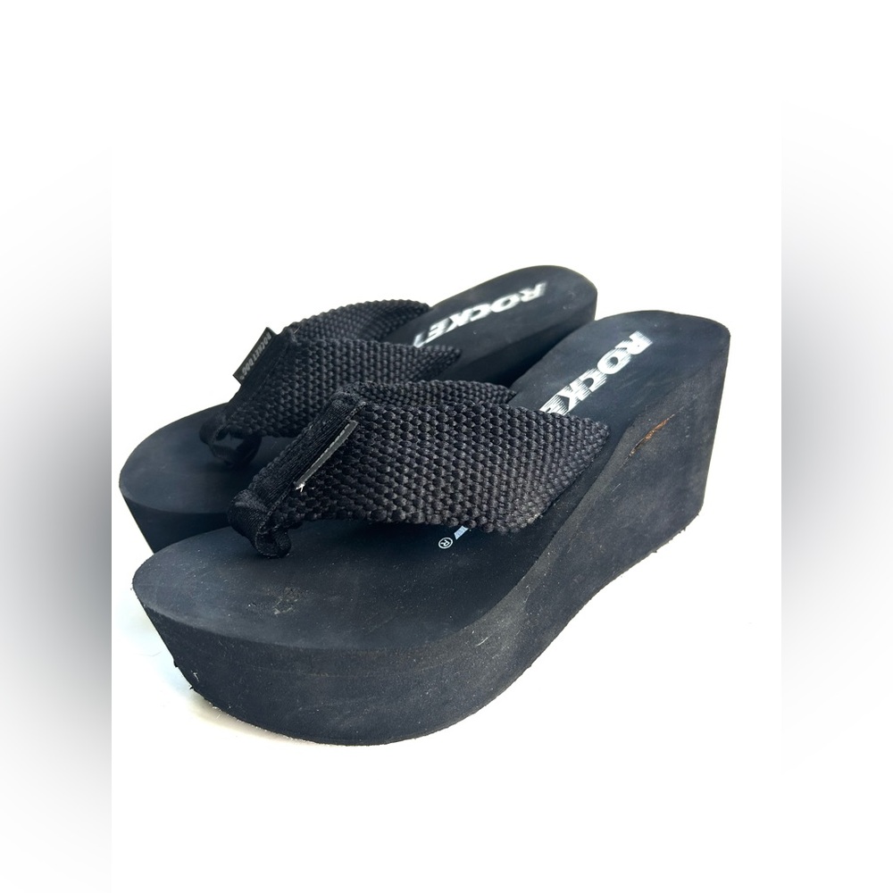 Women’s platform flip-flops